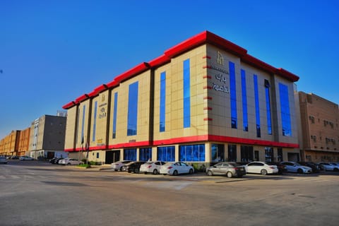 Property building, Facade/entrance, Location