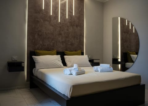 Bed, Living room, Photo of the whole room, Bedroom