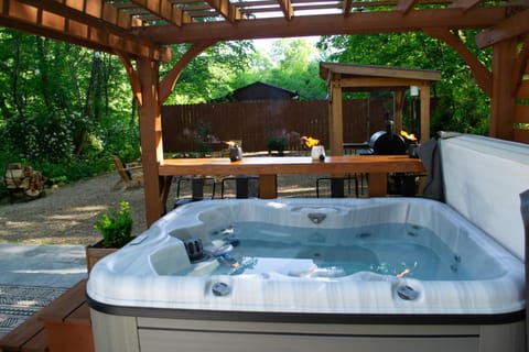 Patio, Hot Tub
