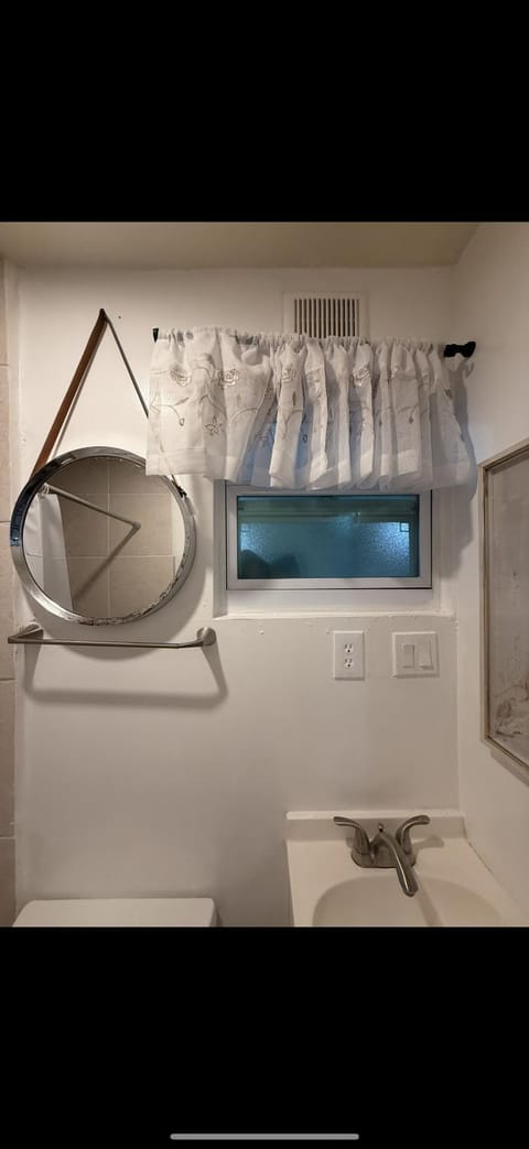 Tiny house WiFi and parking Vacation rental in Miami