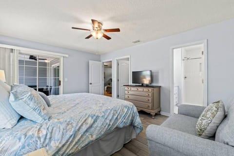 Stunning Beachfront Duplex! House in Butler Beach