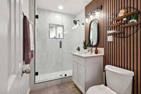 Modern City Ranch 3 bdrm Family Home Access by Dirt Road House in Palmdale