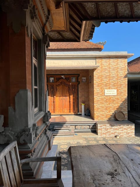 Property building, Day, Balcony/Terrace