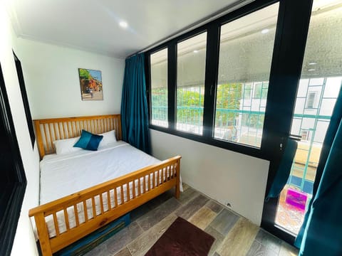 View (from property/room), Balcony/Terrace, Bedroom
