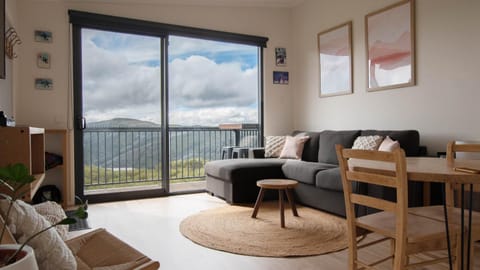 Living room, Mountain view