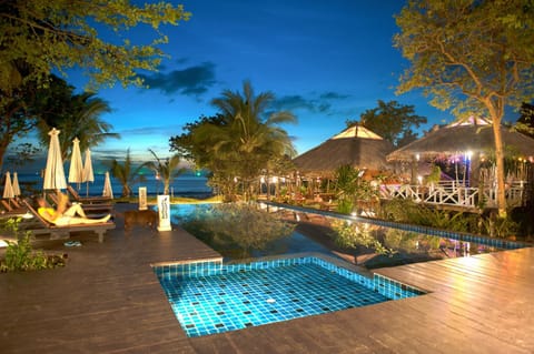 Beach, Swimming pool