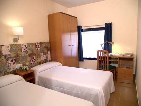 Bed, Photo of the whole room, On site, Garden view