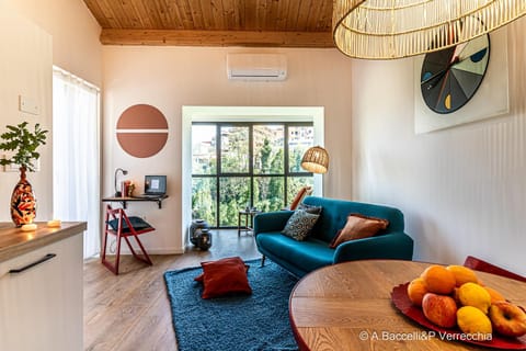 Seating area, Dining area, Landmark view, air conditioner