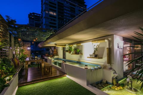 Property building, Night, Garden, Garden, View (from property/room), Balcony/Terrace, Balcony/Terrace