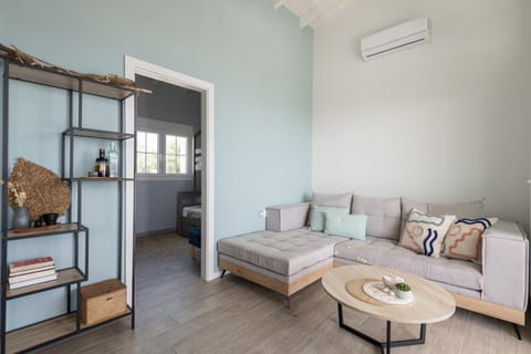 Living room, Seating area, air conditioner