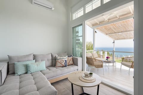 Patio, Natural landscape, Balcony/Terrace, Living room, Seating area, Sea view