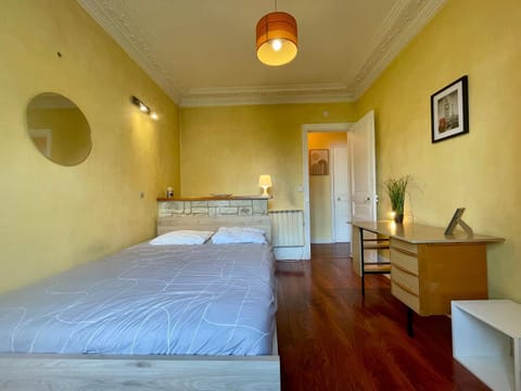 Bed, Photo of the whole room, Bedroom, wardrobe