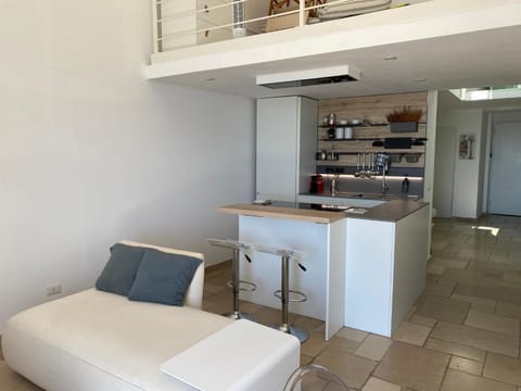 Kitchen or kitchenette, stove