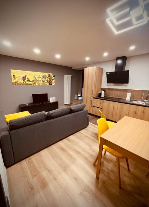 Kitchen or kitchenette, Living room
