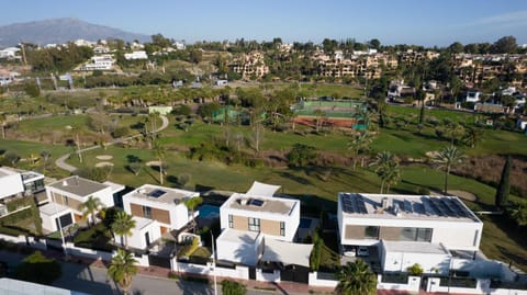 Villa Sandie Front Golf Cinema Room Sauna Jacuzzi Kids Playground Villa in Costa del Sol