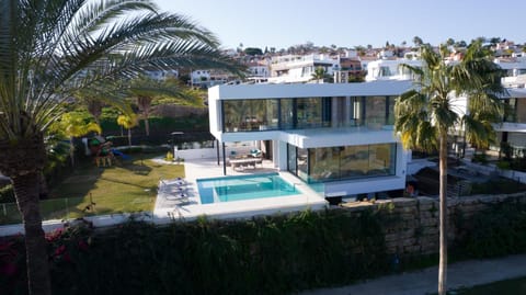 Villa Sandie Front Golf Cinema Room Sauna Jacuzzi Kids Playground Villa in Costa del Sol