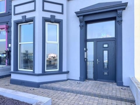 Property building, Facade/entrance, Internal: Not applicable to any particular room