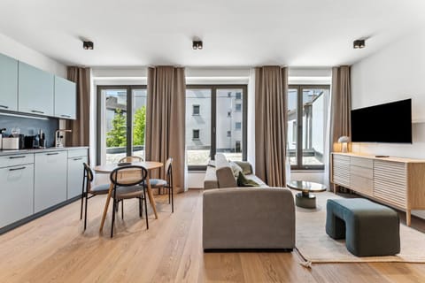 TV and multimedia, Kitchen or kitchenette, Living room, Dining area