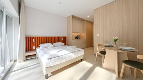 Bed, Kitchen or kitchenette, Photo of the whole room, Dining area