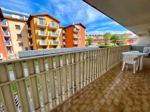 Balcony/Terrace, furniture
