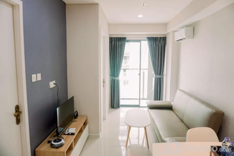 Bed, Living room, Seating area