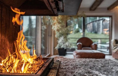 Chalet Dolomites Luxe con Spa, Piscine, Jacuzzi e Cinema Privato Chalet in Trentino-South Tyrol