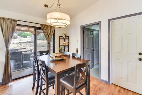 Yosemite Wellbeing Retreat on 5 Acres with Mtn Views Apartment in Ahwahnee