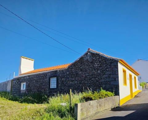 Property building, Day, Landmark view