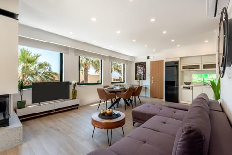 Communal lounge/ TV room, TV and multimedia, Living room, Seating area