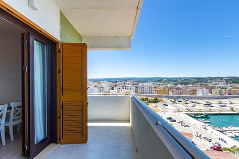 Day, Natural landscape, View (from property/room), Balcony/Terrace, Balcony/Terrace, City view