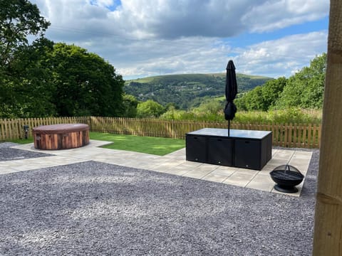 Three bed static caravan with fantastic views and hottub House in Wales