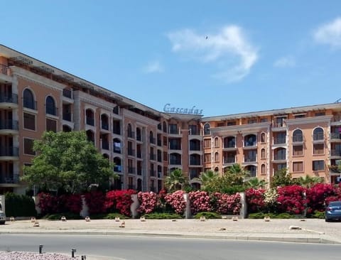 Property building, Location