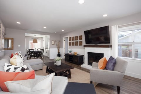 Coastal Charm Inviting 3 BR Montara Home House in Montara