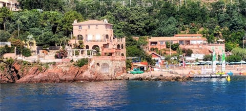 Property building, Beach, Windsurfing, Sea view