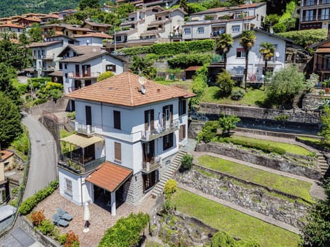 Property building, Bird's eye view, Garden view