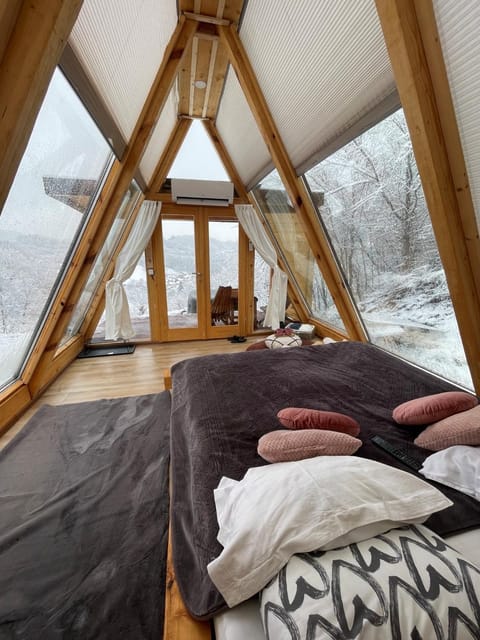 Bed, Winter, Bedroom