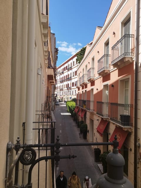 Property building, Neighbourhood, Balcony/Terrace, City view, Street view