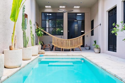 Swimming pool, Swimming pool