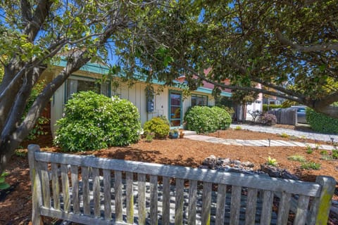 Private Cottage House - Walk to Beaches HarborFood Trials so much more House in El Granada