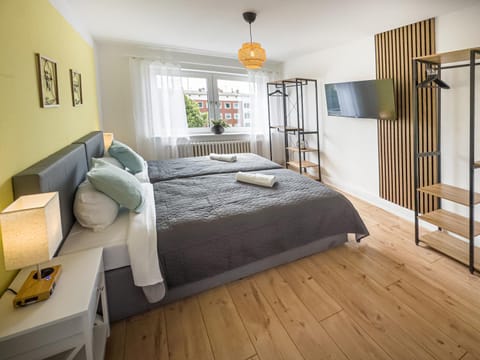Bed, Living room
