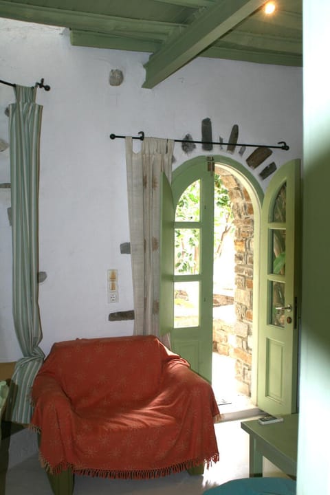 Tree Houses Apartment in Paros