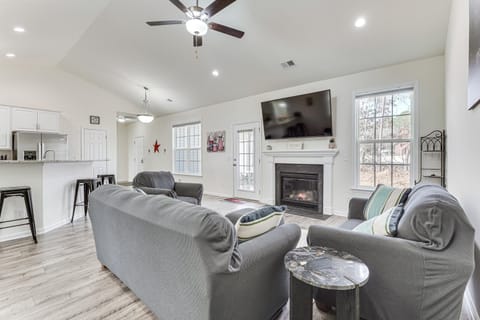 101 Reasons to Stay! Savannah Lakes Village Home House in Clarks Hill Lake