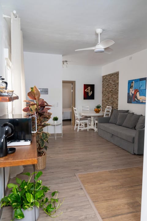 TV and multimedia, Kitchen or kitchenette, Living room, Dining area