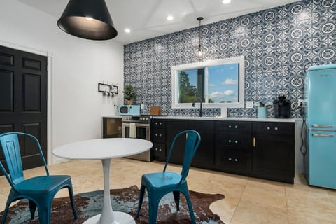 Stonewall Bungalow 3 - Sleeps 4 House in Stonewall