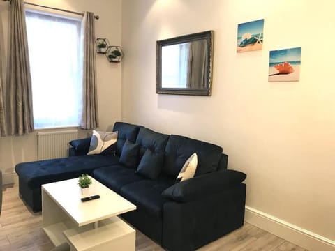 On the Beach Retreat Apartment in Bournemouth