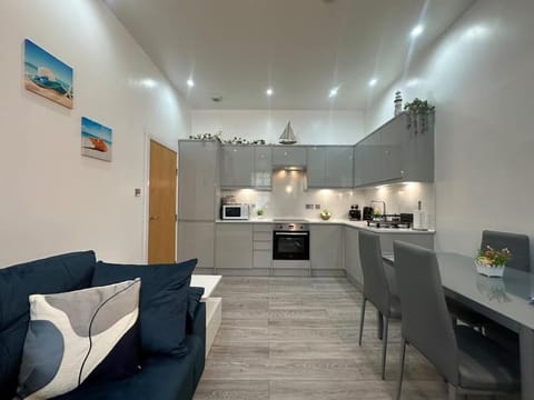 On the Beach Retreat Apartment in Bournemouth