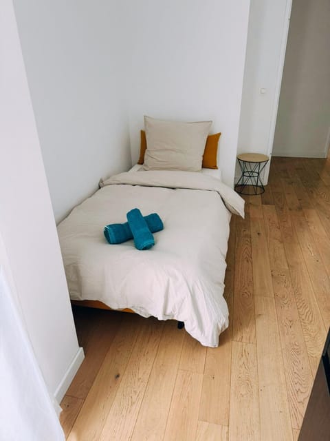 C est Votre Maison Apartment in Suresnes