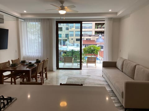 TV and multimedia, Balcony/Terrace, Living room, Dining area, internet