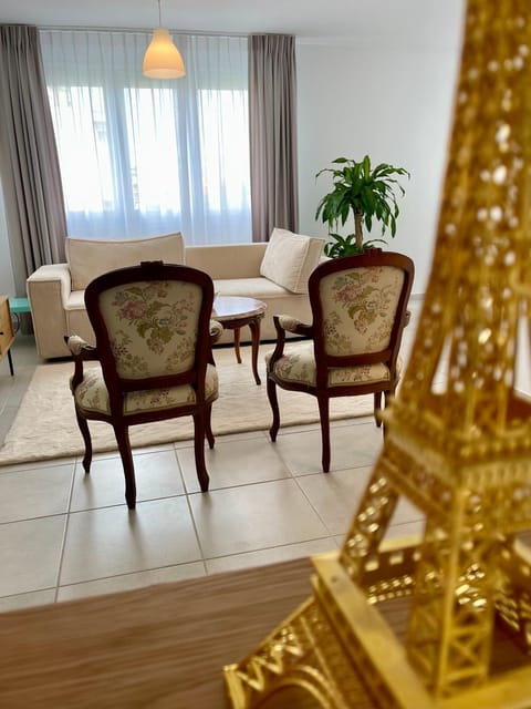 Day, Living room, Seating area, Dining area