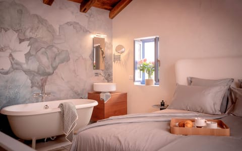Bed, Bedroom, Bath